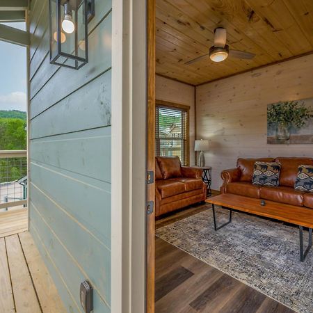 Osprey Nest Cottage Modern New Cabin Pigeon Forge Exterior foto
