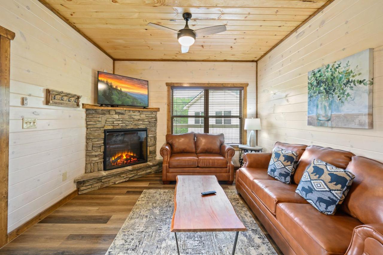 Osprey Nest Cottage Modern New Cabin Pigeon Forge Exterior foto