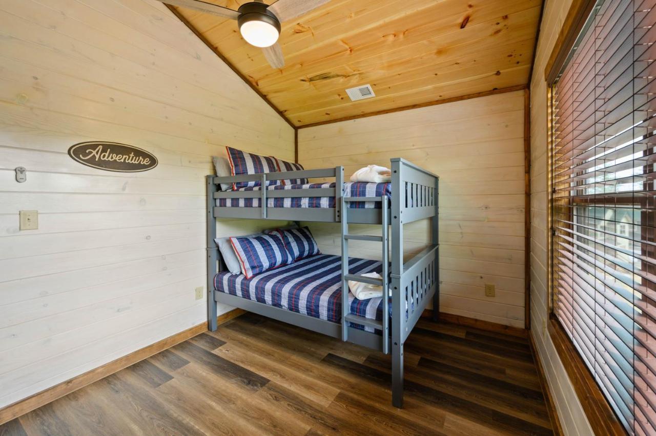 Osprey Nest Cottage Modern New Cabin Pigeon Forge Exterior foto