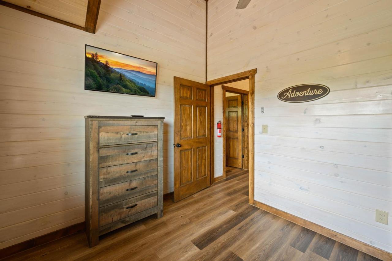 Osprey Nest Cottage Modern New Cabin Pigeon Forge Exterior foto